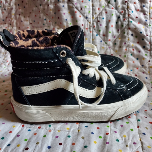 Vans Black Suede and Leopard Insulating Shoes size 5 women\'s.